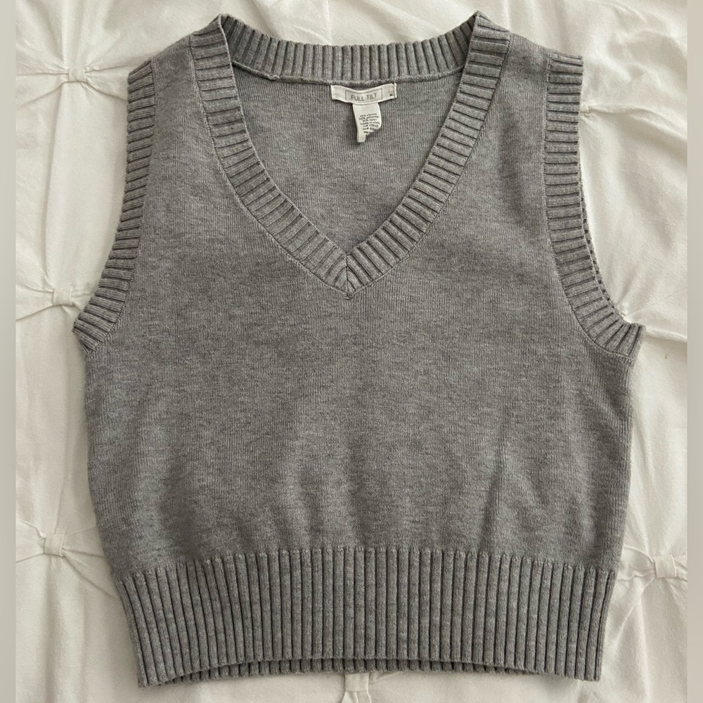 Tilly’s Gray Sweater Vest